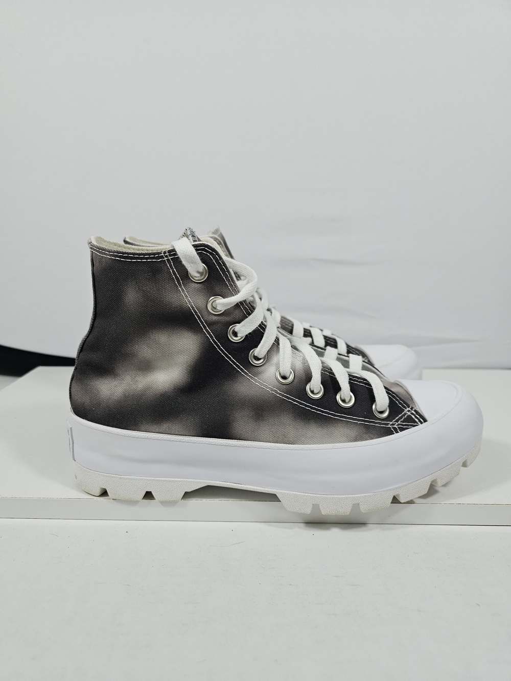 Converse Chuck Taylor All Star Lugged Hi Tie Dye Platform - Women’s Size 9